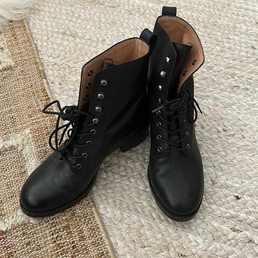 Madewell Patti Lace-up Heeled boot size 7